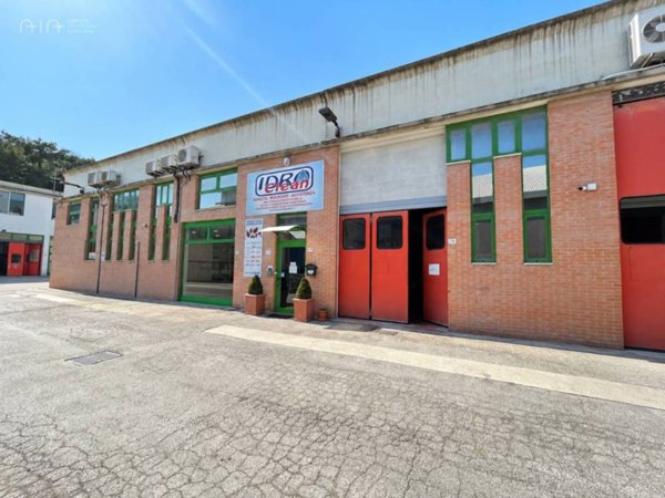locale commerciale in vendita a Grottammare in zona Ischia