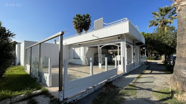 locale commerciale in vendita a Grottammare