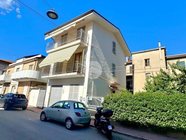 casa indipendente in vendita a Grottammare