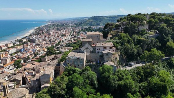 casa indipendente in vendita a Grottammare