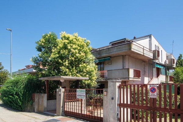 appartamento in vendita a Grottammare in zona Ischia