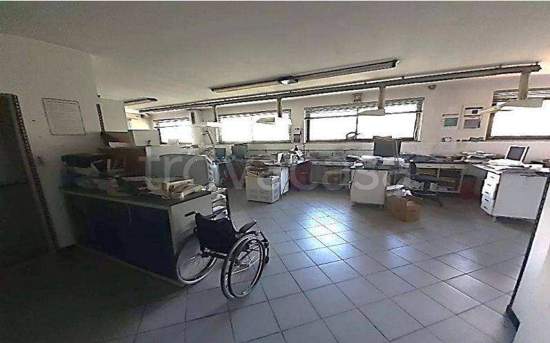 negozio in vendita a Grottammare in zona Ischia