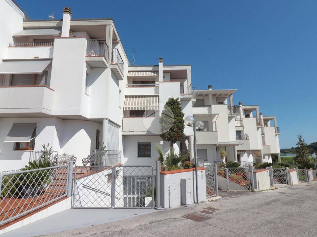 casa indipendente in vendita a Grottammare in zona Ischia