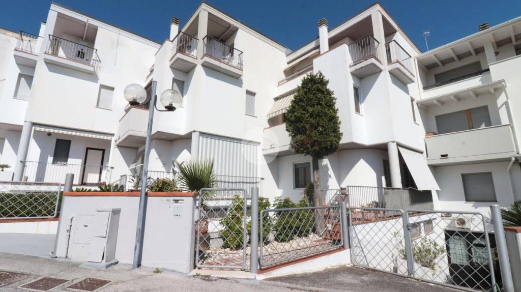 casa indipendente in vendita a Grottammare in zona Ischia