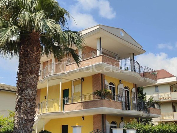 appartamento in vendita a Grottammare in zona Ischia