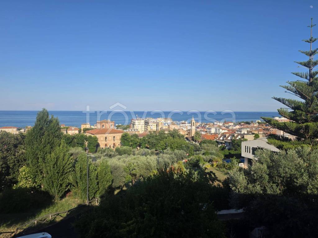 casa indipendente in vendita a Grottammare in zona Ischia