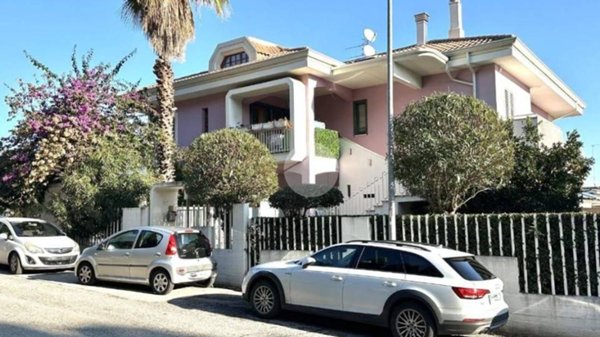 casa indipendente in vendita a Grottammare in zona Ischia