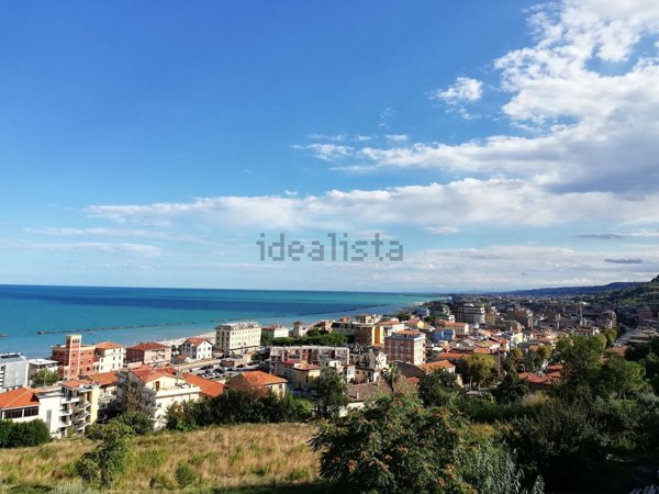 casa indipendente in vendita a Grottammare