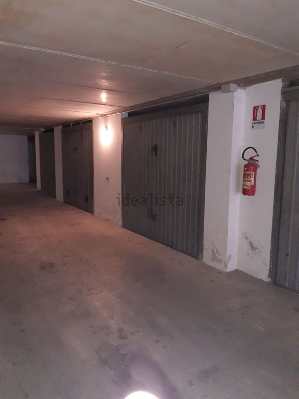 box auto in vendita a Grottammare in zona Ischia