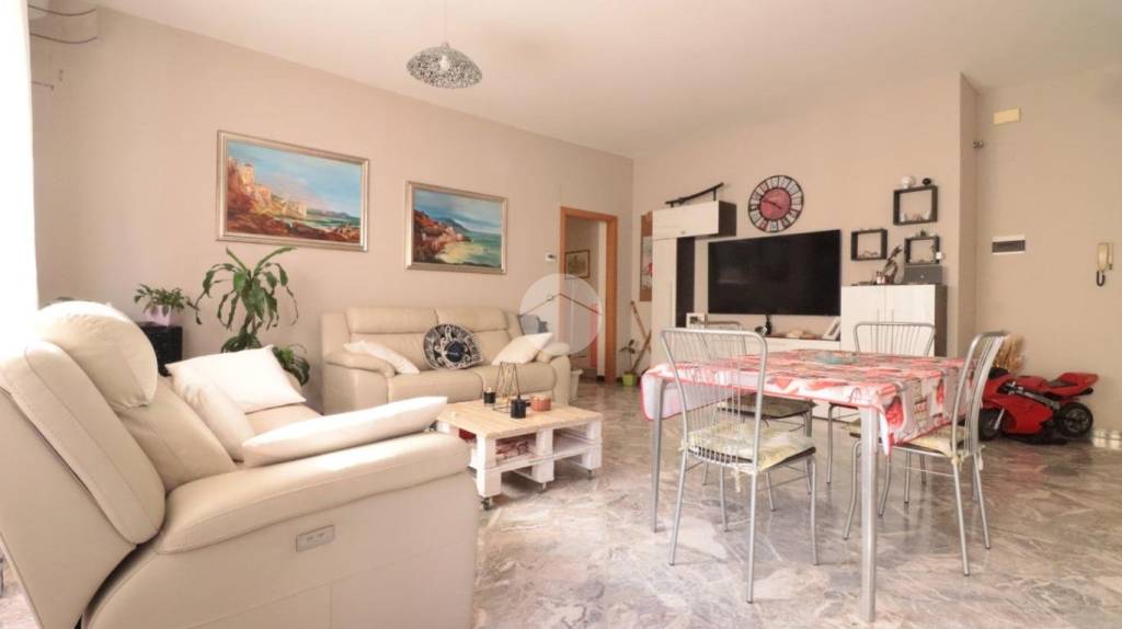 appartamento in vendita a Grottammare in zona Ischia