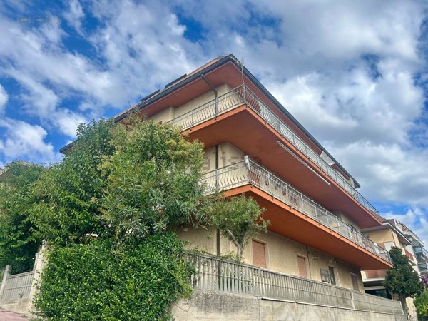appartamento in vendita a Grottammare in zona Ischia