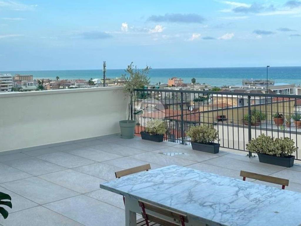 appartamento in vendita a Grottammare in zona Ischia