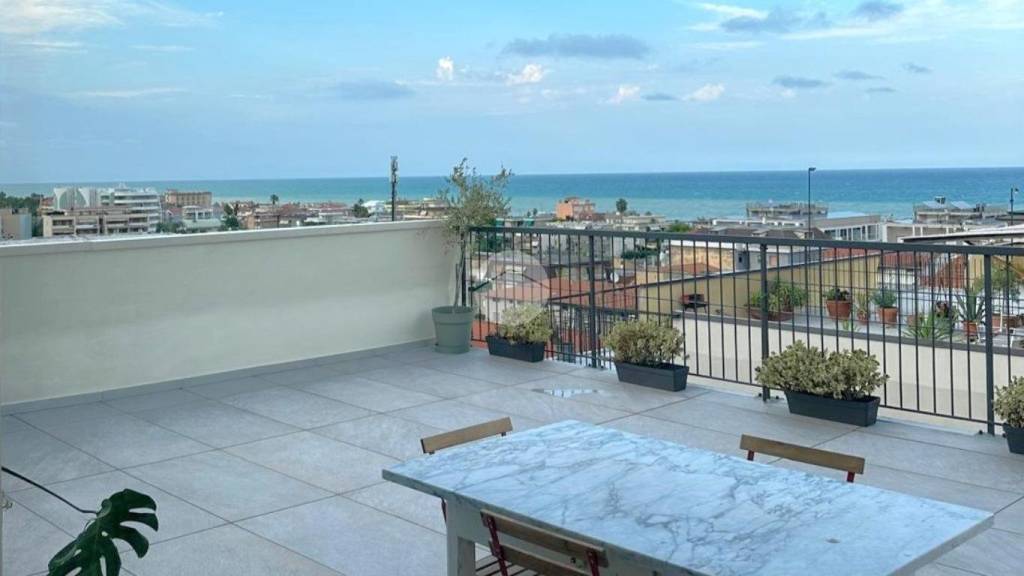appartamento in vendita a Grottammare in zona Ischia
