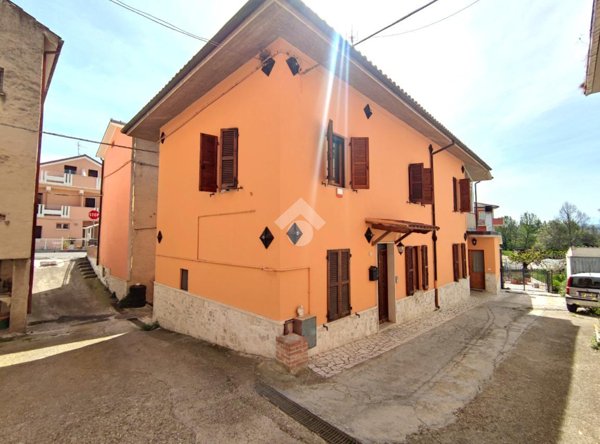 casa indipendente in vendita a Maltignano