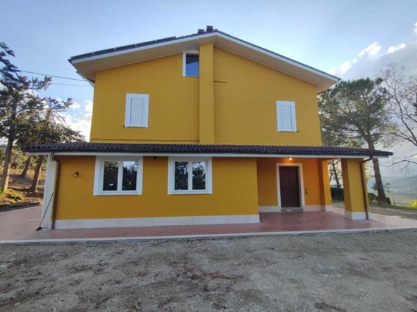 casa indipendente in vendita a Maltignano