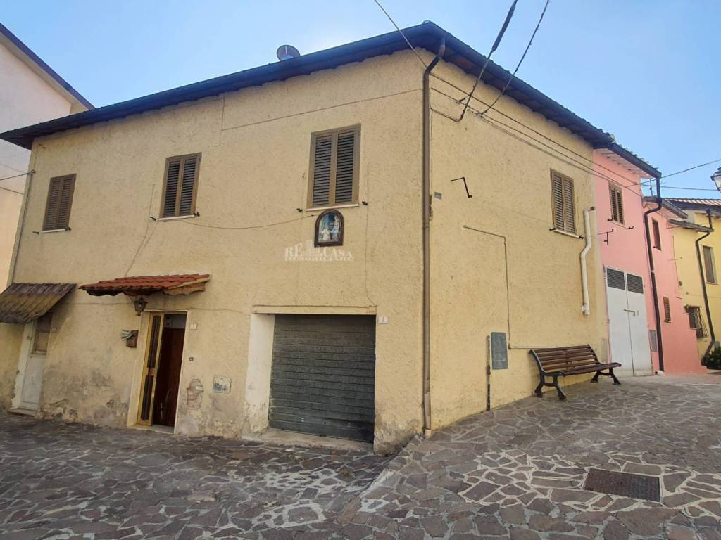 casa indipendente in vendita a Maltignano
