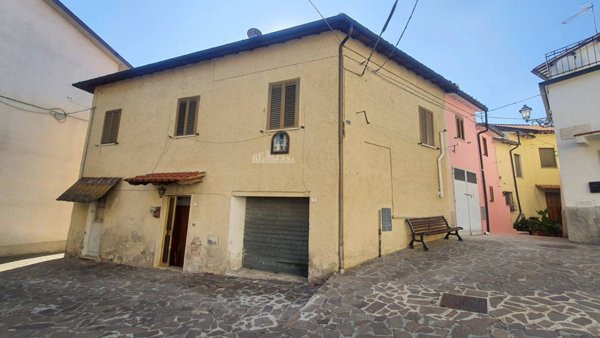 casa indipendente in vendita a Maltignano
