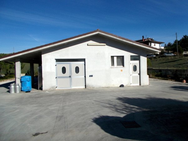 locale commerciale in vendita a Maltignano