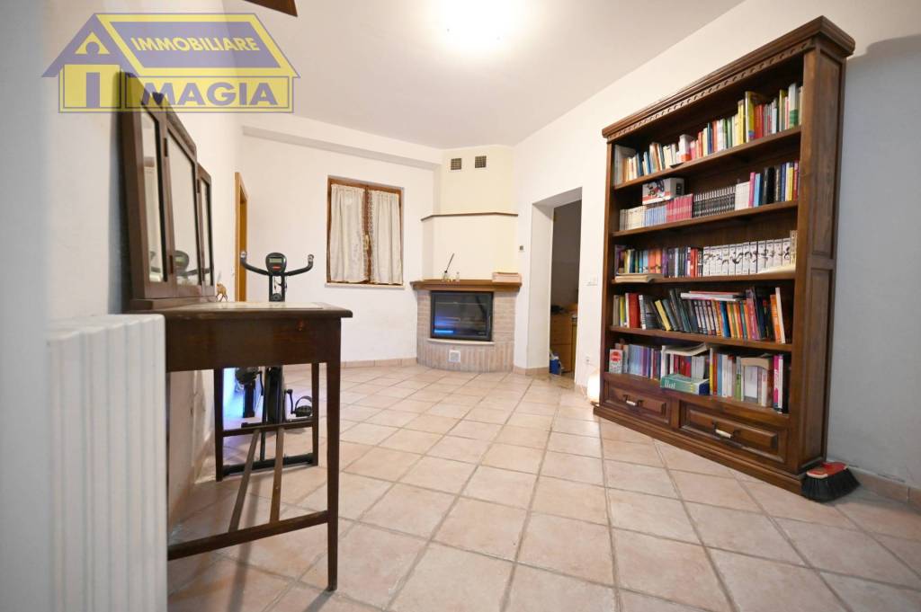 casa indipendente in vendita a Maltignano