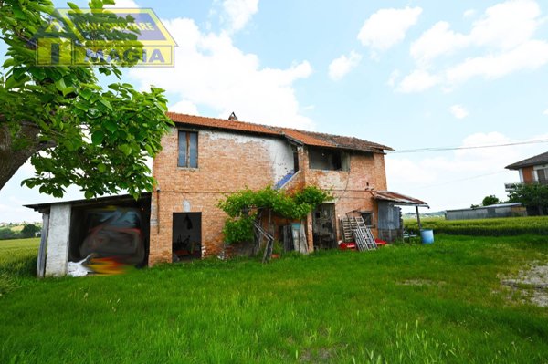 casale in vendita a Maltignano