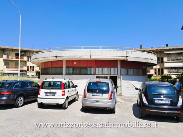 locale commerciale in vendita a Maltignano in zona Caselle