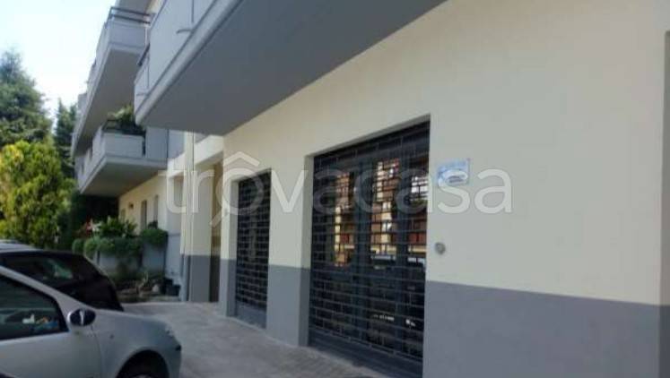 negozio in vendita a Maltignano in zona Caselle