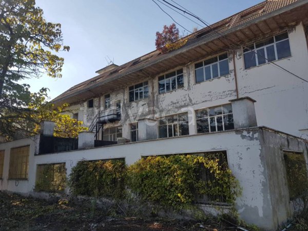 locale commerciale in vendita a Maltignano