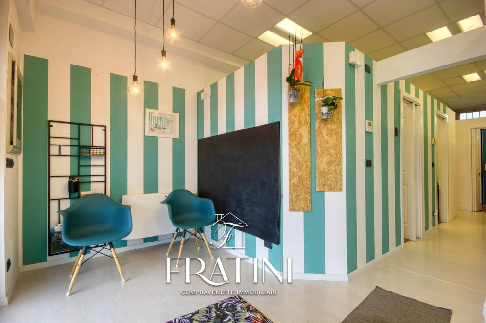 locale commerciale in vendita a Maltignano in zona Caselle