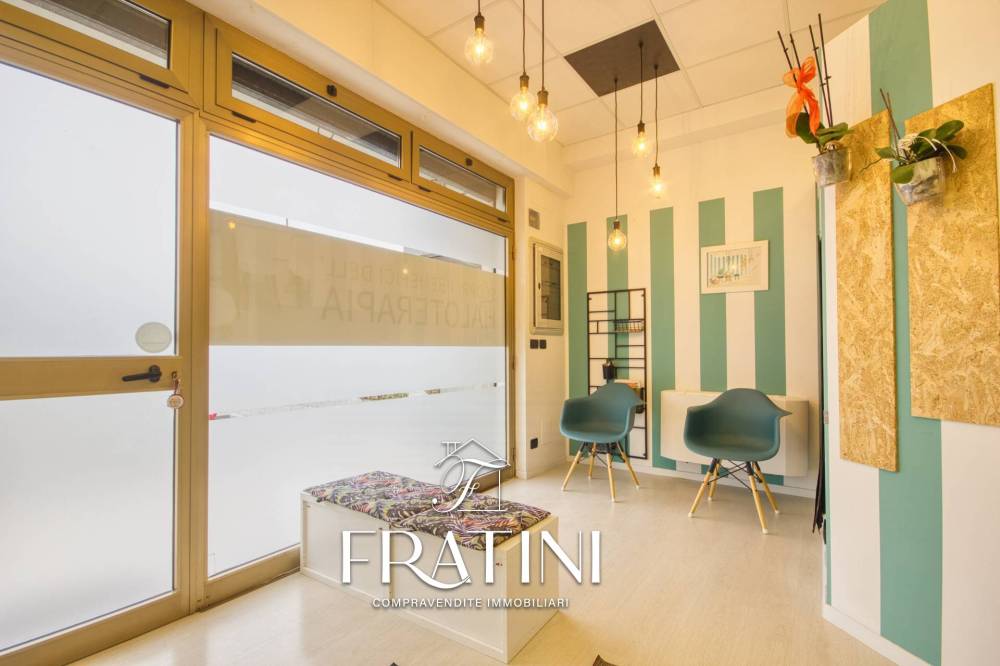 negozio in vendita a Maltignano in zona Caselle