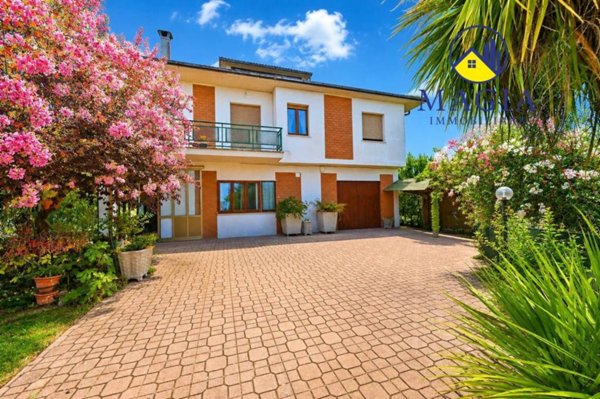 casa indipendente in vendita a Maltignano