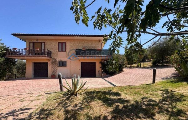 casa indipendente in vendita a Maltignano