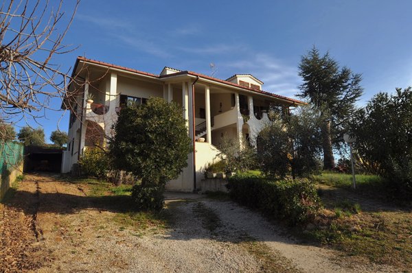 intera palazzina in vendita a Massignano