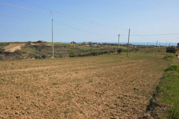 terreno edificabile in vendita a Massignano