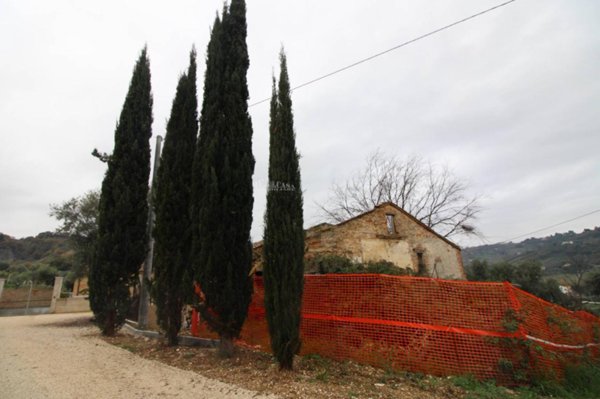casa indipendente in vendita a Massignano