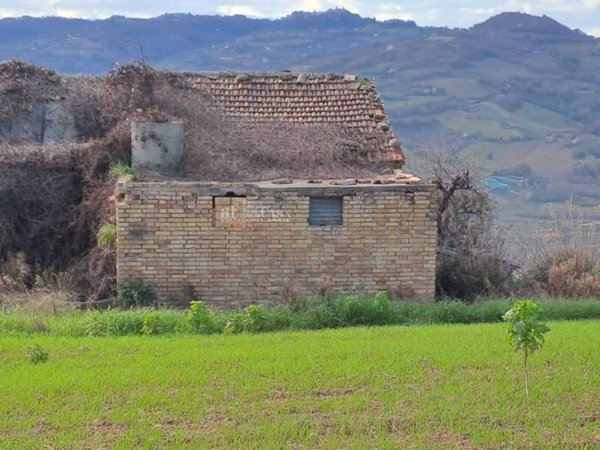 casa indipendente in vendita a Massignano