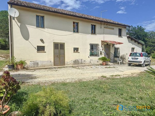 casa indipendente in vendita a Massignano