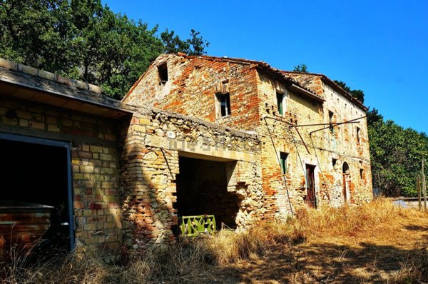 casale in vendita a Massignano