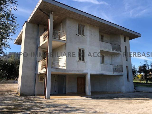casa indipendente in vendita a Massignano