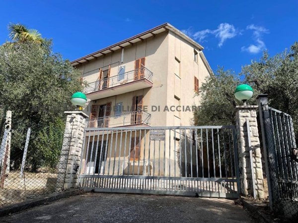 casa indipendente in vendita a Massignano