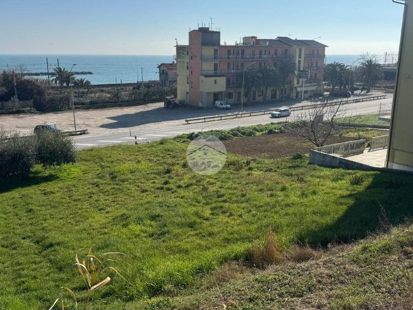 casa indipendente in vendita a Massignano in zona Marina di Massignano