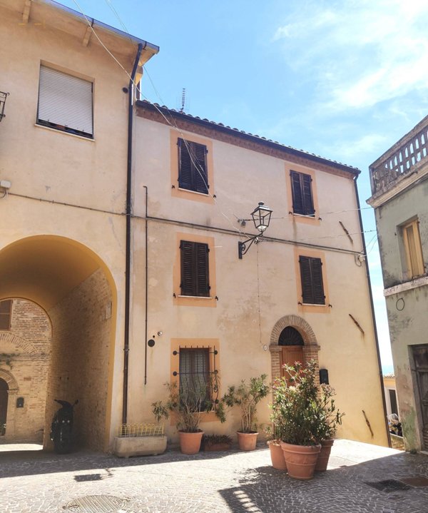 intera palazzina in vendita a Massignano