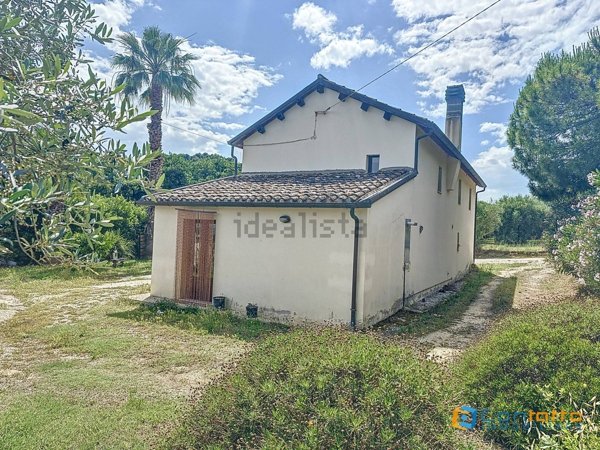 casa indipendente in vendita a Massignano