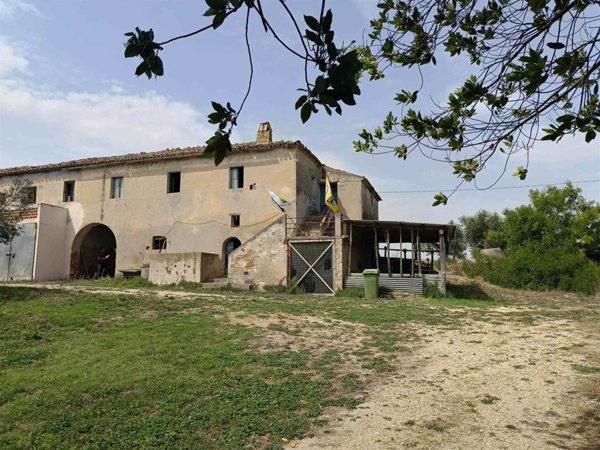 casale in vendita a Massignano in zona Marina di Massignano