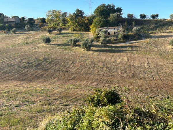 casa indipendente in vendita a Massignano