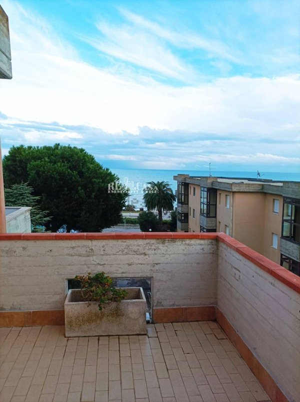 appartamento in vendita a Massignano in zona Marina di Massignano