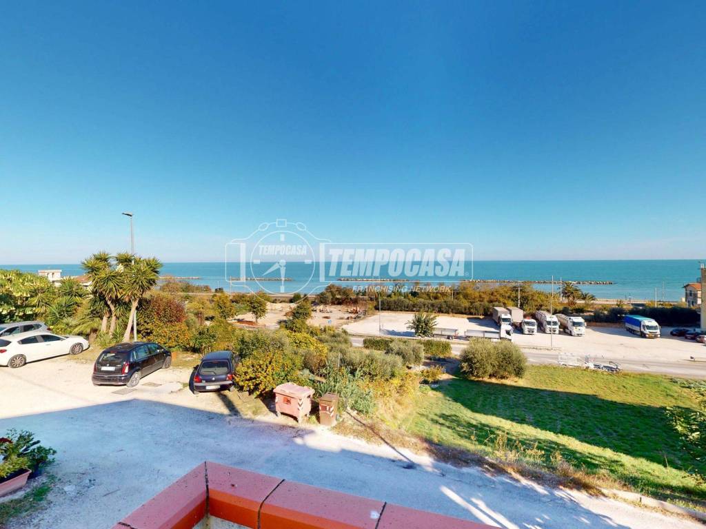 appartamento in vendita a Massignano in zona Marina di Massignano