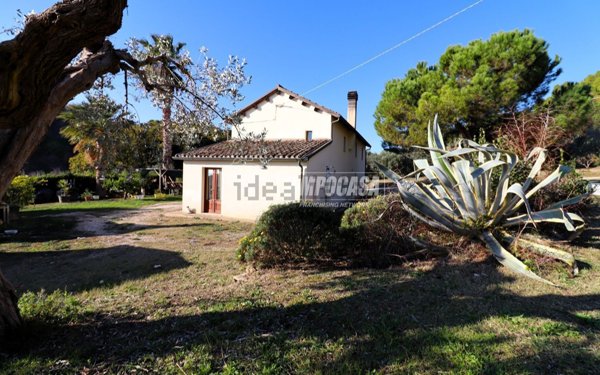 pentavano in vendita a Massignano in zona Marina di Massignano