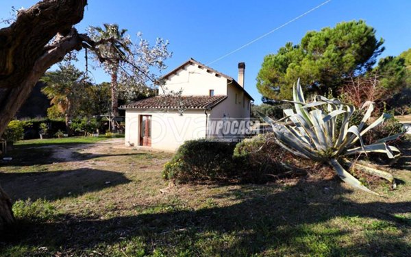 casa indipendente in vendita a Massignano in zona Marina di Massignano