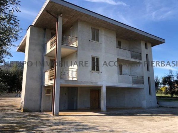 casa indipendente in vendita a Massignano