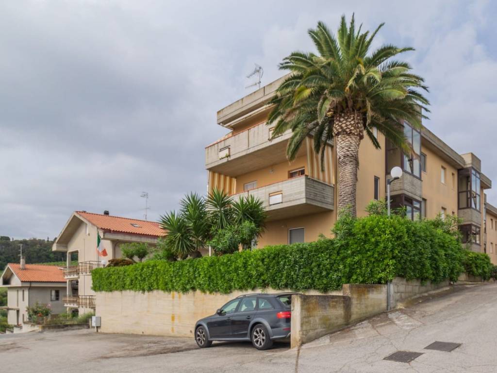 appartamento in vendita a Massignano in zona Marina di Massignano